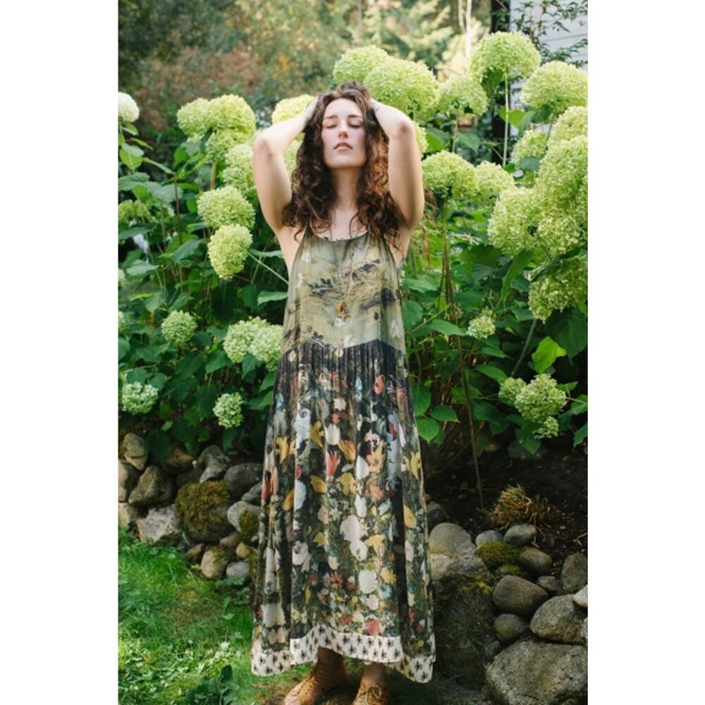 Market of Stars Size S/M I Dream in Flowers Boheme Slip Dress with Bees